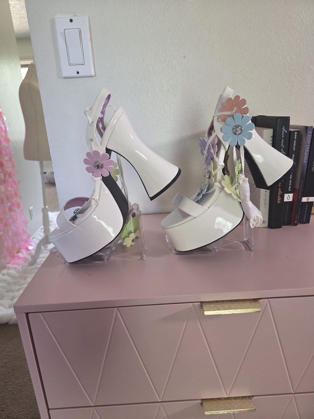 Sugar Thrillz White Patent Platform Heels with Pastel Flower Appliqués - Picture 2 of 8